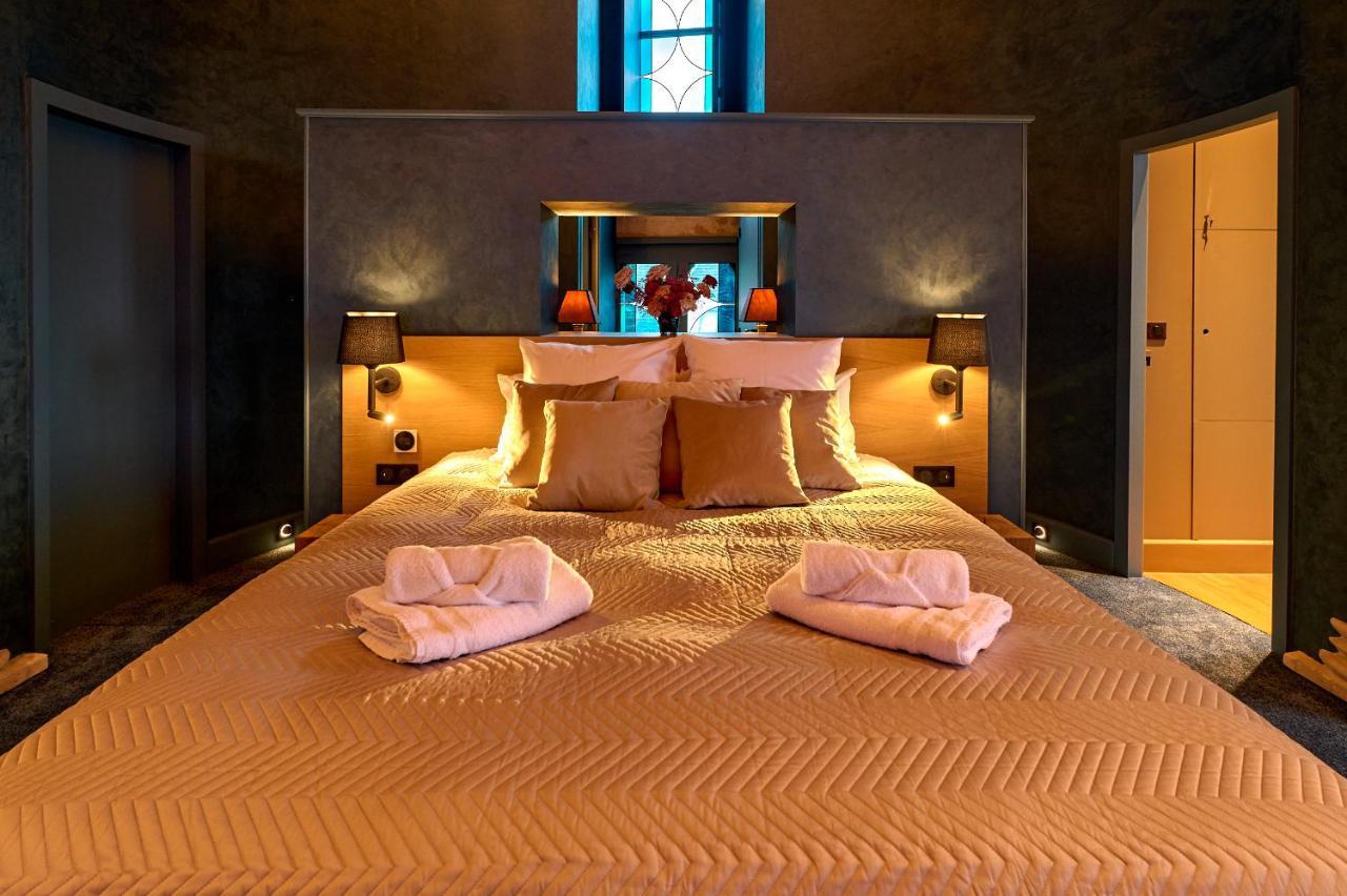 La Chapelle, Les Suites Du Palais, L'Unique 5 Etoiles De Nevers, Suite D'Exception, By Primo C0Nciergerie Dış mekan fotoğraf