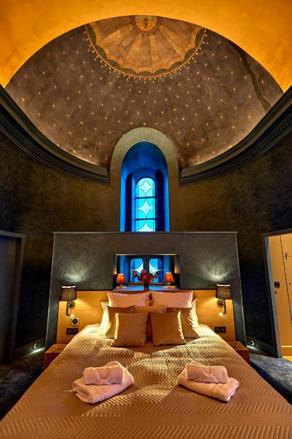 La Chapelle, Les Suites Du Palais, L'Unique 5 Etoiles De Nevers, Suite D'Exception, By Primo C0Nciergerie Dış mekan fotoğraf
